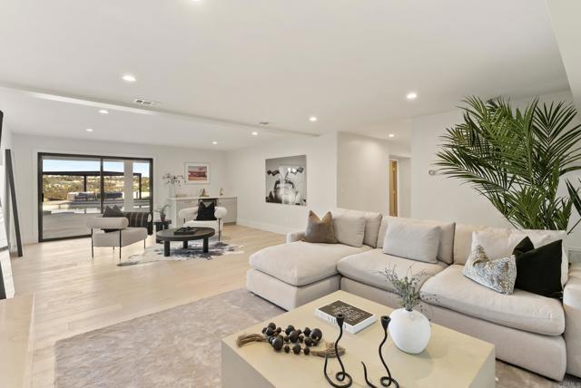 3920 Holly Brae, Carlsbad CA: https://media.crmls.org/mediaz/ece2d644-b1b1-43d9-863a-9723ec7b3cdb.jpg