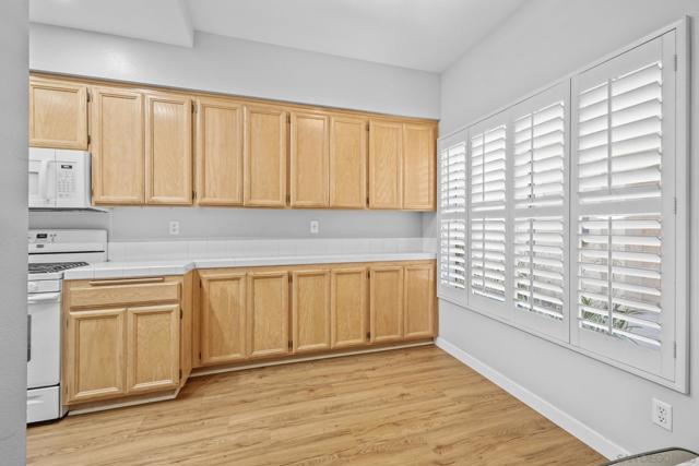 11378 Via Rancho San Diego, El Cajon CA: https://media.crmls.org/mediaz/ece3300d-72c7-4679-ac05-73ae16baf63e.jpg