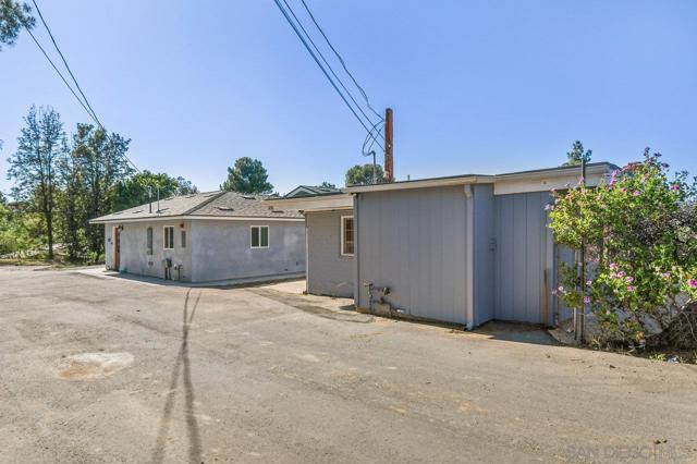 1450 1452 Rock Terrace, Alpine CA: https://media.crmls.org/mediaz/ece33a9f-77a9-4529-9725-49fbbcaea26c.jpg