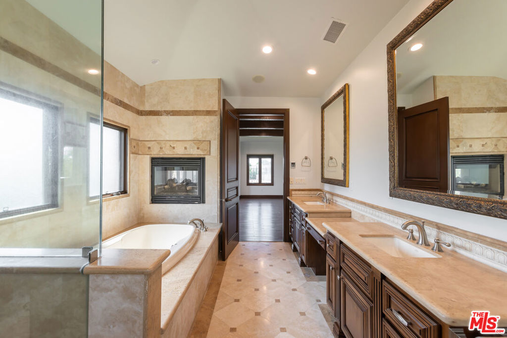 MLS #26863517 image #10