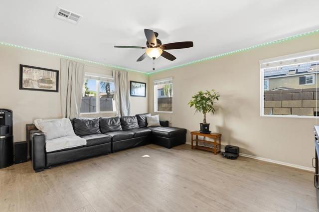 Detail Gallery Image 3 of 32 For 34221 Woodmont, Lake Elsinore,  CA 92532 - 4 Beds | 3 Baths