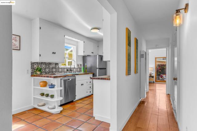 7231 Plank Ave, El Cerrito CA: https://media.crmls.org/mediaz/ece68c28-8484-400a-b3d8-da67faf40b15.jpg