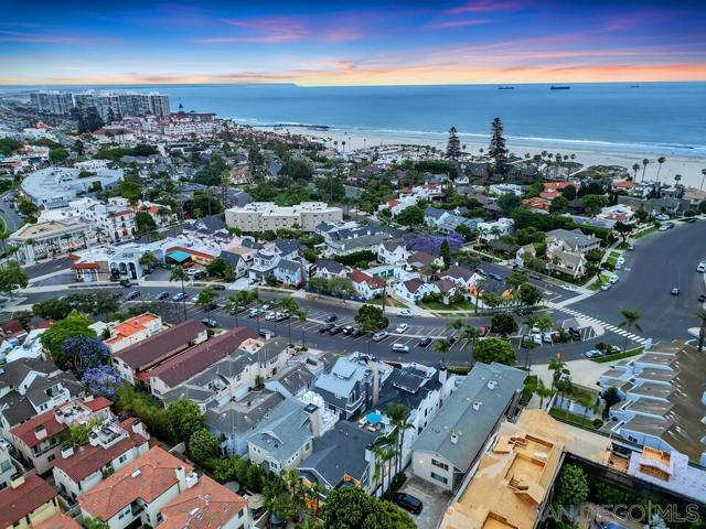 1050 Isabella Ave, Coronado CA: https://media.crmls.org/mediaz/ece69cf9-6f8d-4e1b-b2b7-228b17c11e3f.jpg
