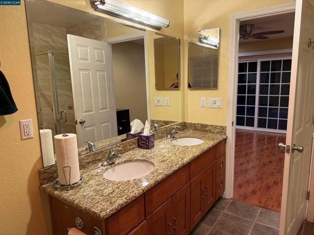 5459 Louisiana Dr, Concord CA: https://media.crmls.org/mediaz/ece6a600-31de-4da2-a68f-42af16c17624.jpg