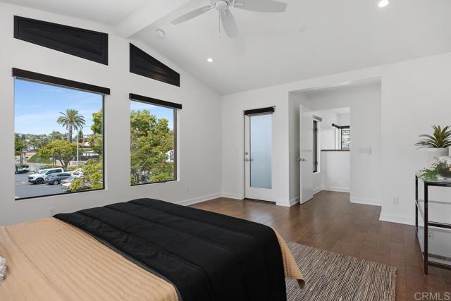 731 Valley Avenue, Solana Beach CA: https://media.crmls.org/mediaz/ece70162-bcd8-4bce-ae4f-cbaf14d885aa.jpg