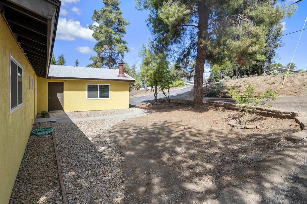 MLS #250040937SD image #24