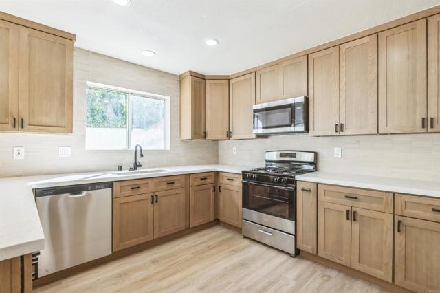 Detail Gallery Image 15 of 36 For 40550 Ventana Ct, Palm Desert,  CA 92260 - 3 Beds | 2/1 Baths