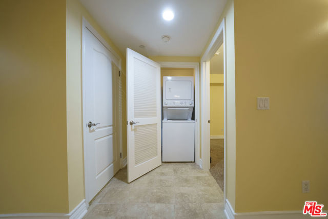 122 N Clark Drive, West Hollywood CA: https://media.crmls.org/mediaz/ece823b0-90e3-4b3b-9971-eba19cfce034.jpg