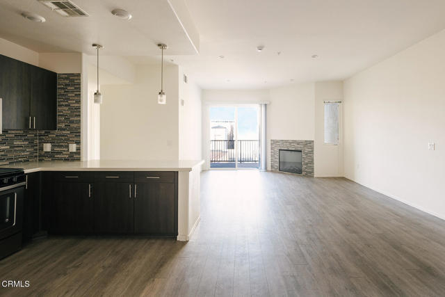 Detail Gallery Image 24 of 46 For 124 W Colorado St #404,  Glendale,  CA 91204 - 2 Beds | 2 Baths