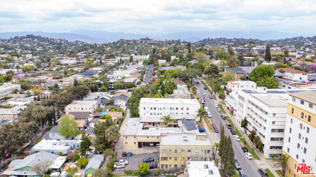 627 Coronado Terrace, Los Angeles CA: https://media.crmls.org/mediaz/ece88916-ff50-4dce-9173-fdf28874182b.jpg