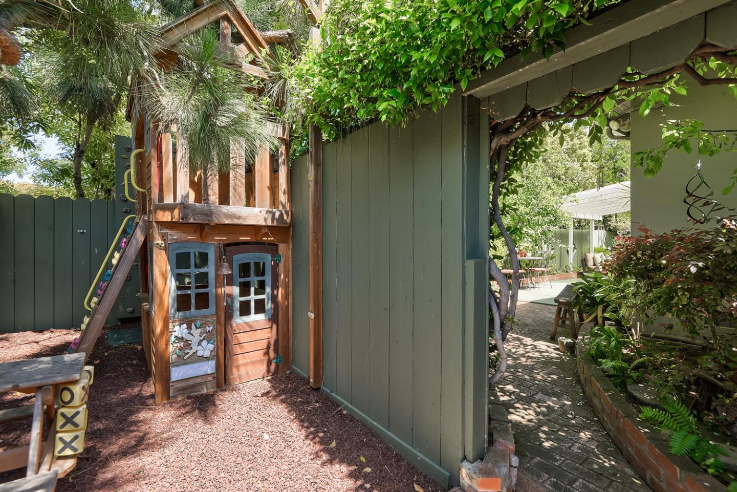 1154 Marcussen Drive, Menlo Park CA: https://media.crmls.org/mediaz/ecea2c3b-757c-497f-842e-cedac2832ba1