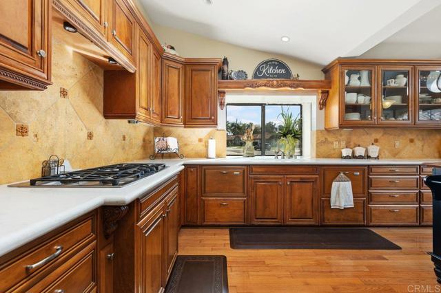 Detail Gallery Image 12 of 40 For 2028 Columbus Way, Vista,  CA 92081 - 2 Beds | 2 Baths