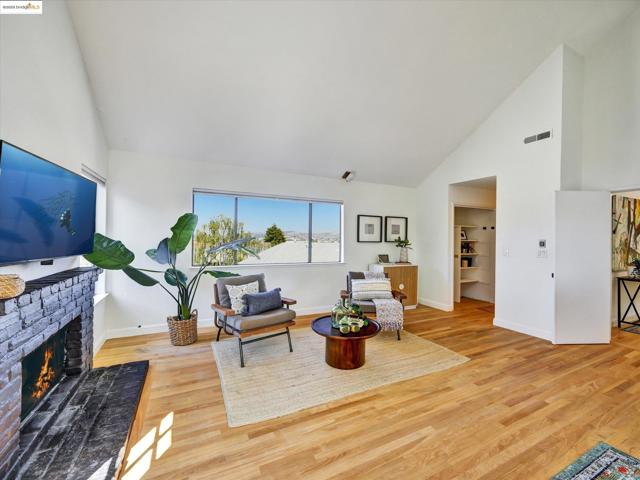 336 Washington Ave, Richmond CA: https://media.crmls.org/mediaz/eceaaf64-28fd-4fab-b292-e2fc575539ec.jpg