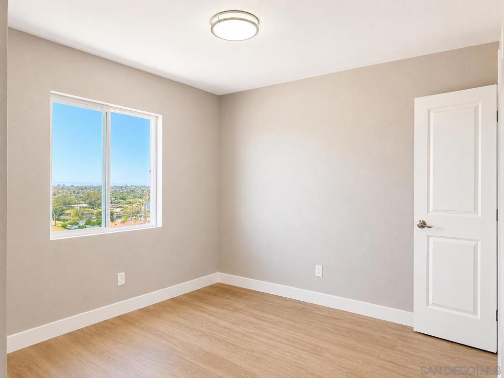 2421 Balboa Vista Dr - photo 8