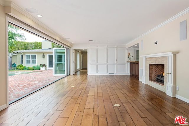 4211 West Toluca Lake Lane photo 9