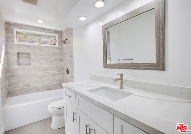 10221 Briarwood Drive, Los Angeles CA: https://media.crmls.org/mediaz/eceb7cd9-4378-450a-9949-0a16f712a6ee.jpg