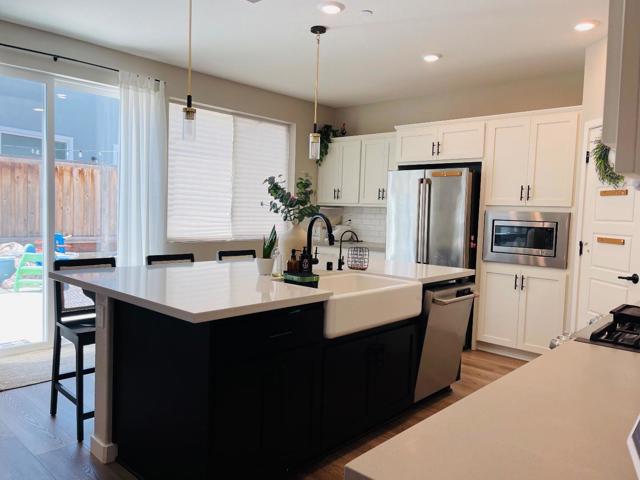 2749 Ambrosia Way, Fairfield CA: https://media.crmls.org/mediaz/ecec183c-dffe-4197-a23e-24f26e5c4ac5.jpg