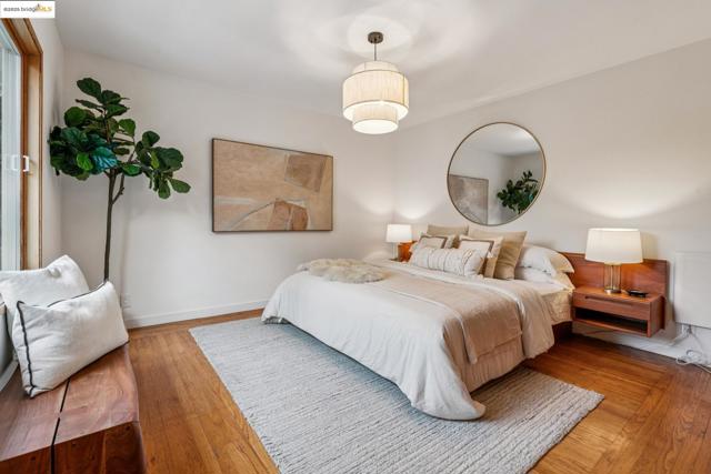 63 Eureka Ave, Kensington CA: https://media.crmls.org/mediaz/ecec9a6d-47ff-4615-9487-8343c6a69cbe.jpg