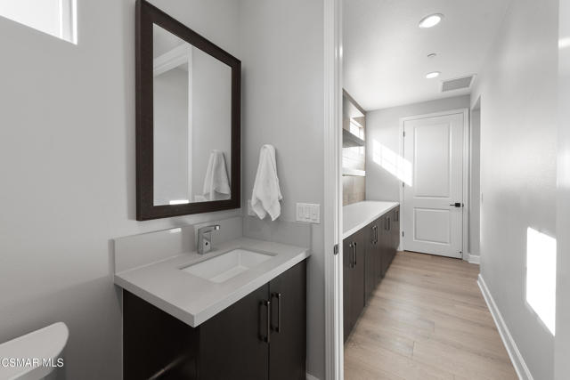 2492 Rondell Road, Camarillo CA: https://media.crmls.org/mediaz/eced32c6-8c6b-4173-a884-3e4c4fa0b884.jpg