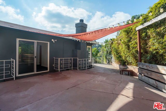 6915 Paseo Del Serra, Los Angeles CA: https://media.crmls.org/mediaz/ecee3aa8-162a-411e-809f-76c0c4cee066.jpg