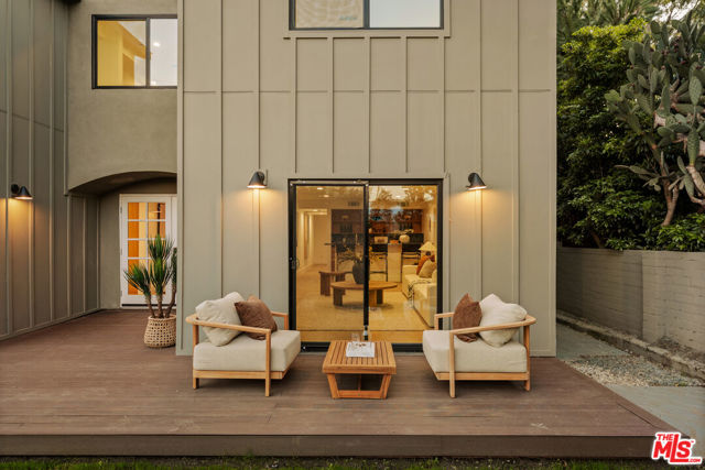 4628 Berryman, Los Angeles CA: https://media.crmls.org/mediaz/ecee6c77-1d2f-4423-b7bf-bef3fb831e22.jpg