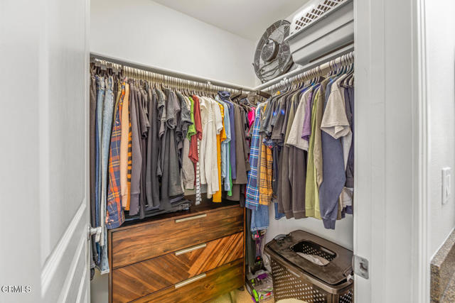 Master Bedrm Walk-In Closet