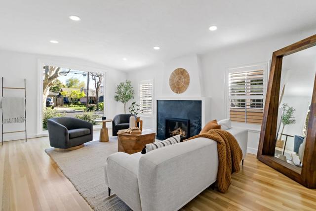 847 Willow Glen Way, San Jose CA: https://media.crmls.org/mediaz/ecef0c58-a528-4a8a-8477-f61fee6ccaef.jpg