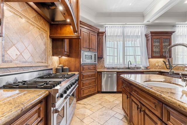 Detail Gallery Image 18 of 74 For 5171 Del Mar Mesa Rd, San Diego,  CA 92130 - 8 Beds | 7/2 Baths