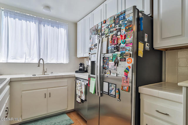 5429 Newcastle Avenue, Encino CA: https://media.crmls.org/mediaz/ecf063bd-a0f8-46d5-b84f-3a4d6134fd3f.jpg