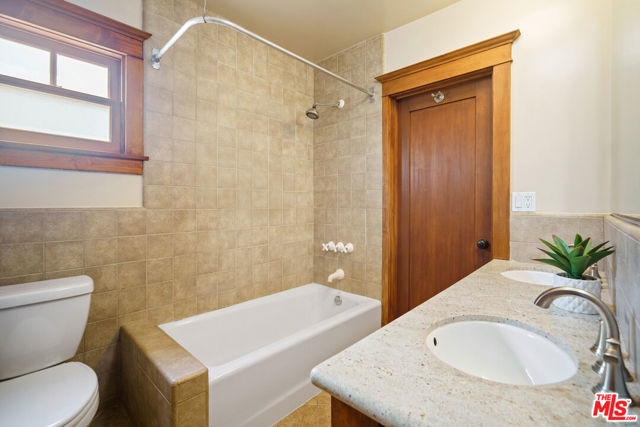 588 N Gower Street, Los Angeles CA: https://media.crmls.org/mediaz/ecf073c0-8a13-485c-b1f5-5c87ca192bfb.jpg