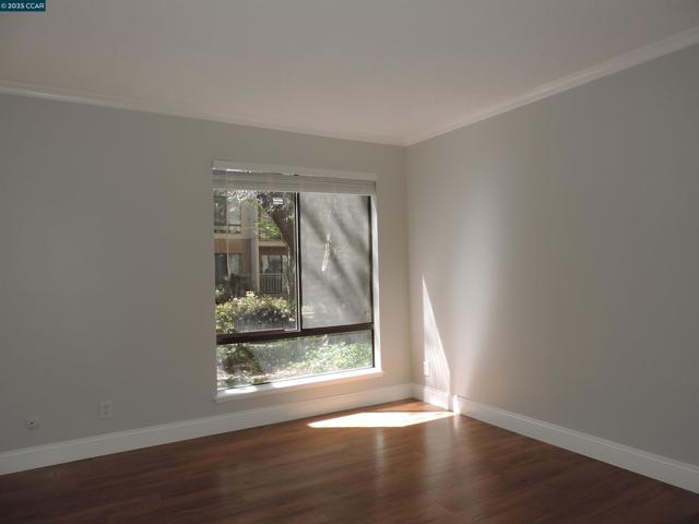 470 N Civic Dr., Walnut Creek CA: https://media.crmls.org/mediaz/ecf0740c-21f4-4dbe-ba18-0dd62e28891c.jpg