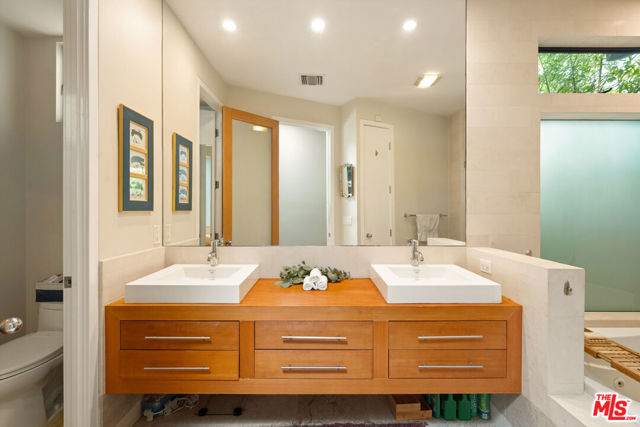 4 Bed Home for Sale in Venice, California