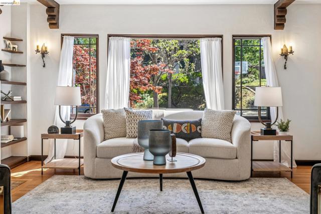 21 Portsmouth Road, Piedmont CA: https://media.crmls.org/mediaz/ecf0df25-15da-4481-b0db-0b2f3d957cf4.jpg