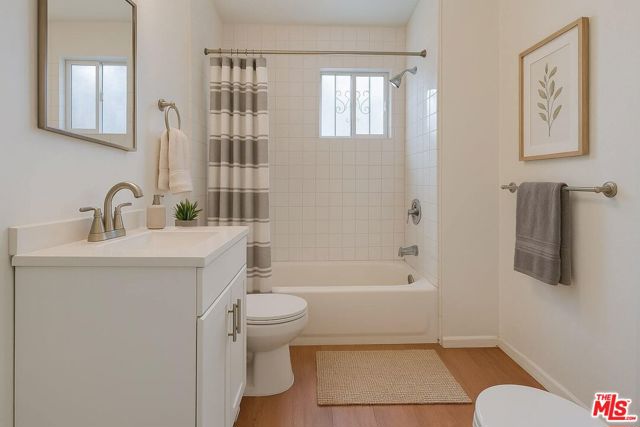 758 W 120th Street, Los Angeles CA: https://media.crmls.org/mediaz/ecf24039-0b6a-4957-9608-f5843dfef1df.jpg