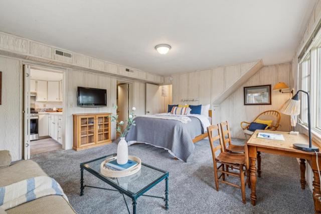 0 Pine Ridge Way, Carmel CA: https://media.crmls.org/mediaz/ecf2ac9a-be6a-4f38-afe1-fd09508f3446.jpg