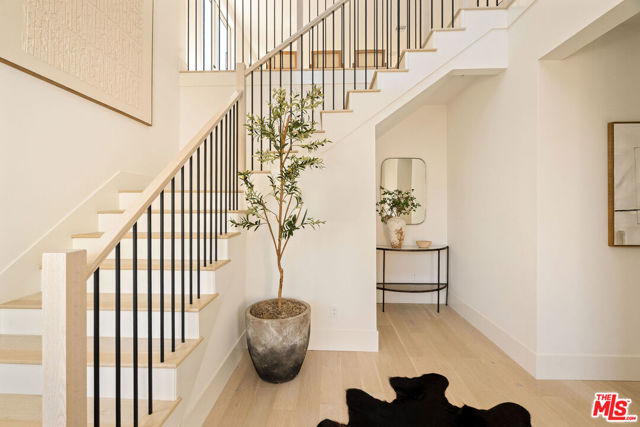 1615 N Coronado Street, Los Angeles CA: https://media.crmls.org/mediaz/ecf321c7-5406-4286-b1a1-c7ed4af2f015.jpg