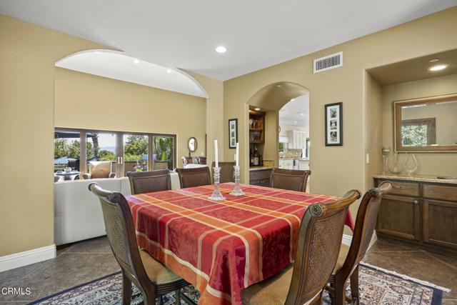 Detail Gallery Image 11 of 74 For 1006 Mesa Dr, Camarillo,  CA 93010 - 5 Beds | 4/1 Baths