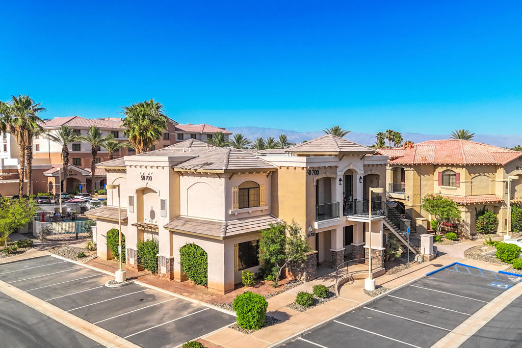 50700 Santa Rosa Plaza #5