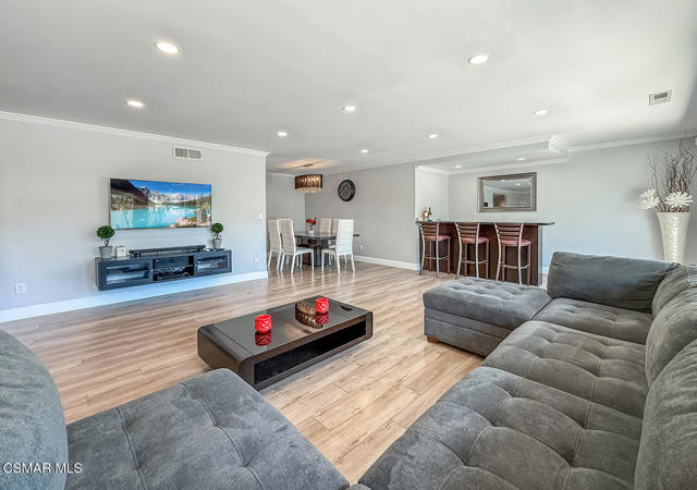 23225 Cass Avenue, Woodland Hills CA: https://media.crmls.org/mediaz/ecf40c4a-4c78-4f4a-957b-2b0cb693281a.jpg
