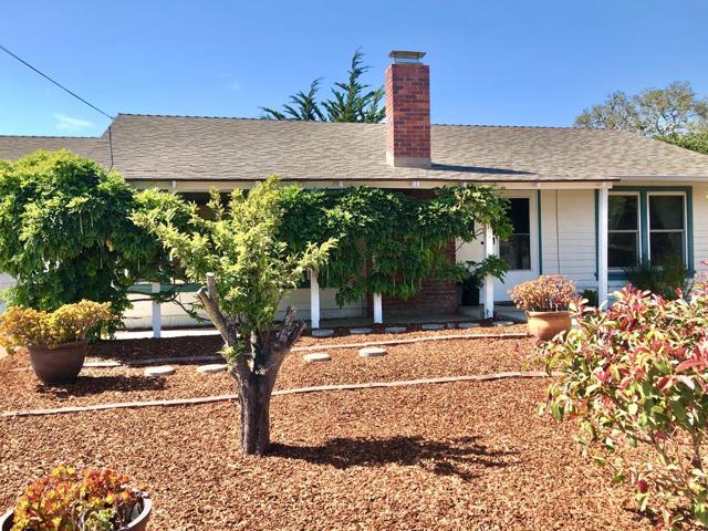 17 Saucito Avenue, Del Rey Oaks CA: https://media.crmls.org/mediaz/ecf468b4-9e04-48e9-9e1d-f98aac4ac73b.jpg