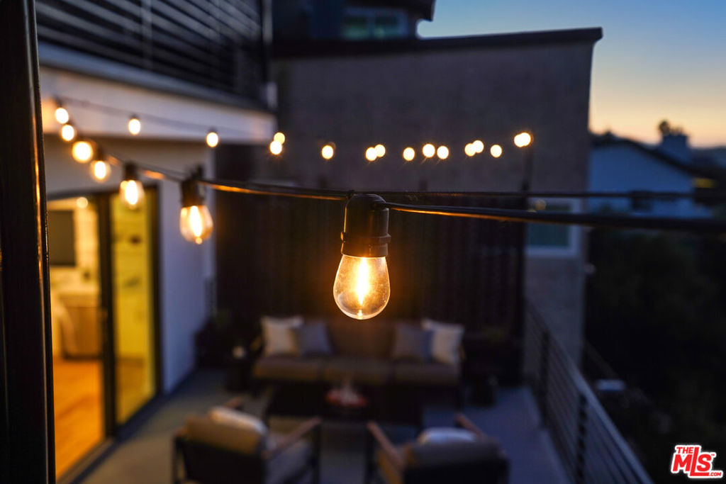 https://media.crmls.org/mediaz/ecf4757c-7c41-4fbe-83a9-c084f2bc3793.jpg?preset=X-Large