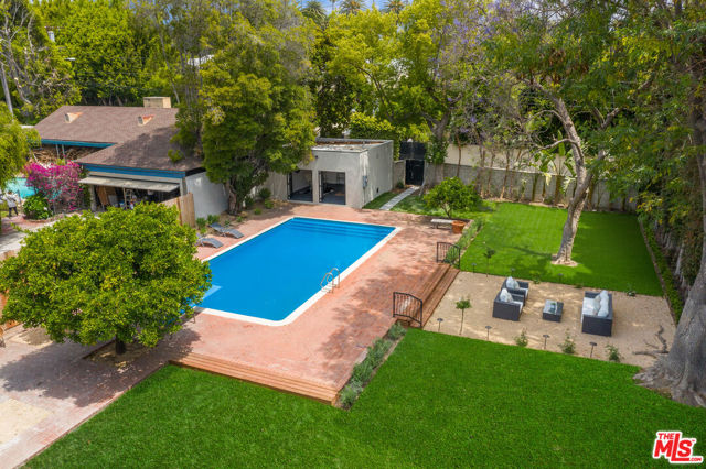 712 N RODEO Drive, Beverly Hills CA: https://media.crmls.org/mediaz/ecf54e09-b211-4107-93ae-c8bf72829c4c.jpg