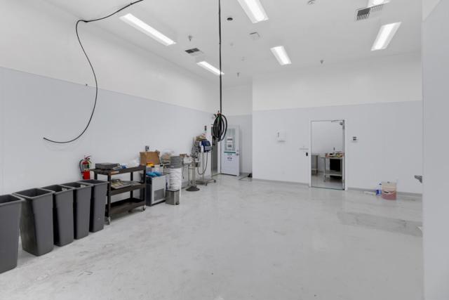 Image 31 of 45 For 991 Industrial Way