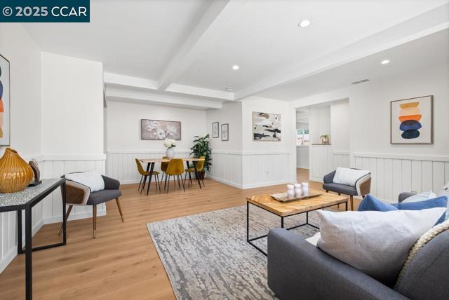 2087 Brook St, Concord CA: https://media.crmls.org/mediaz/ecf57448-89ab-4304-a386-895571838a2e.jpg