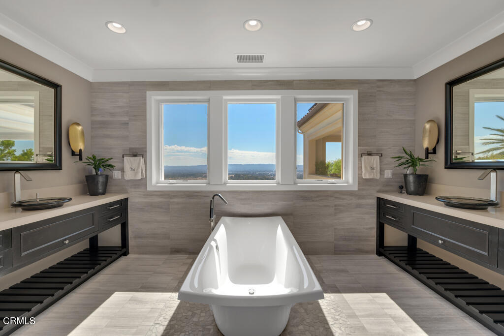 MLS #V1-32781 image #9