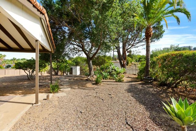 13837 Tam O Shanter Court, Poway CA: https://media.crmls.org/mediaz/ecf59ad6-5d0e-415e-8424-56bd9772747e.jpg
