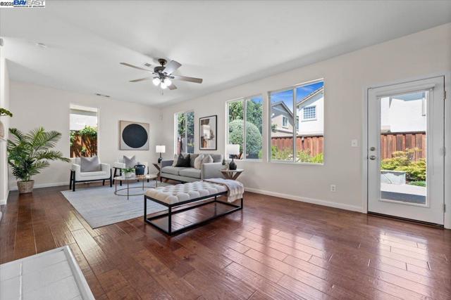 4775 Mahogany St, Dublin CA: https://media.crmls.org/mediaz/ecf68026-50a0-4e18-bd3a-3d3ad0224474.jpg