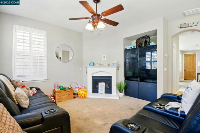 35 Belluno Dr, Stockton CA: https://media.crmls.org/mediaz/ecf6b348-dbf1-4b38-b00e-a2d769b80414.jpg