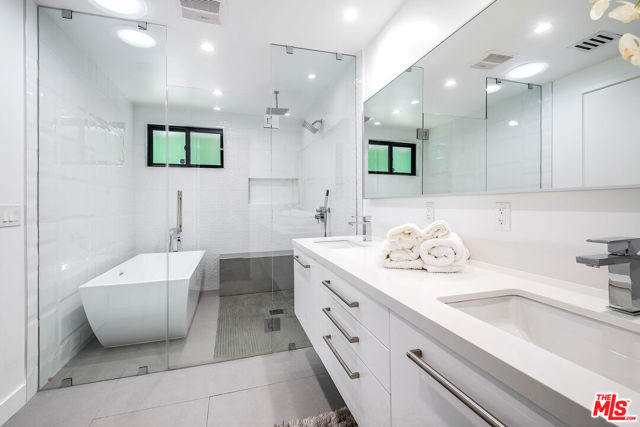 13378 Contour Drive, Sherman Oaks CA: https://media.crmls.org/mediaz/ecf6f7ce-076f-481f-98a0-9d96e8012f65.jpg