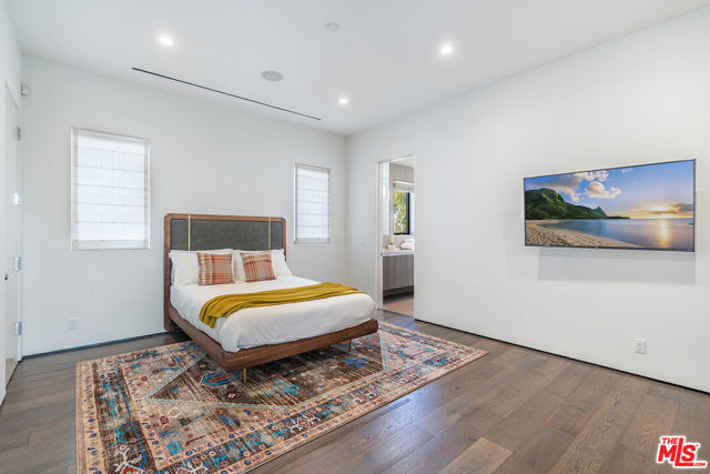 Image 40 of 62 For 737 Gardner Street